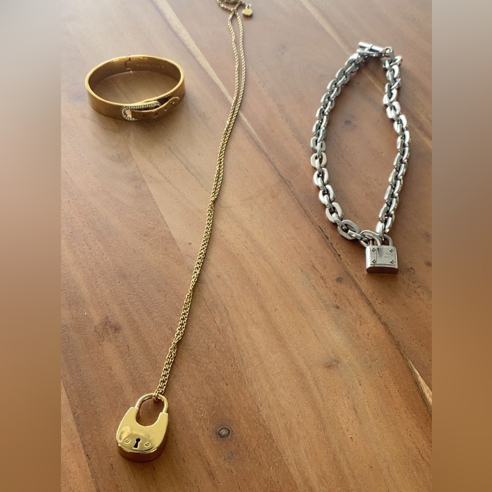 Michael Kors 2 necklaces and a bracelet - Picture 2 of 8